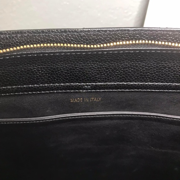 ❌SOLD❌CHANEL Caviar Leather and Resin Chain Tote Bag Black - Picture 14 of 16